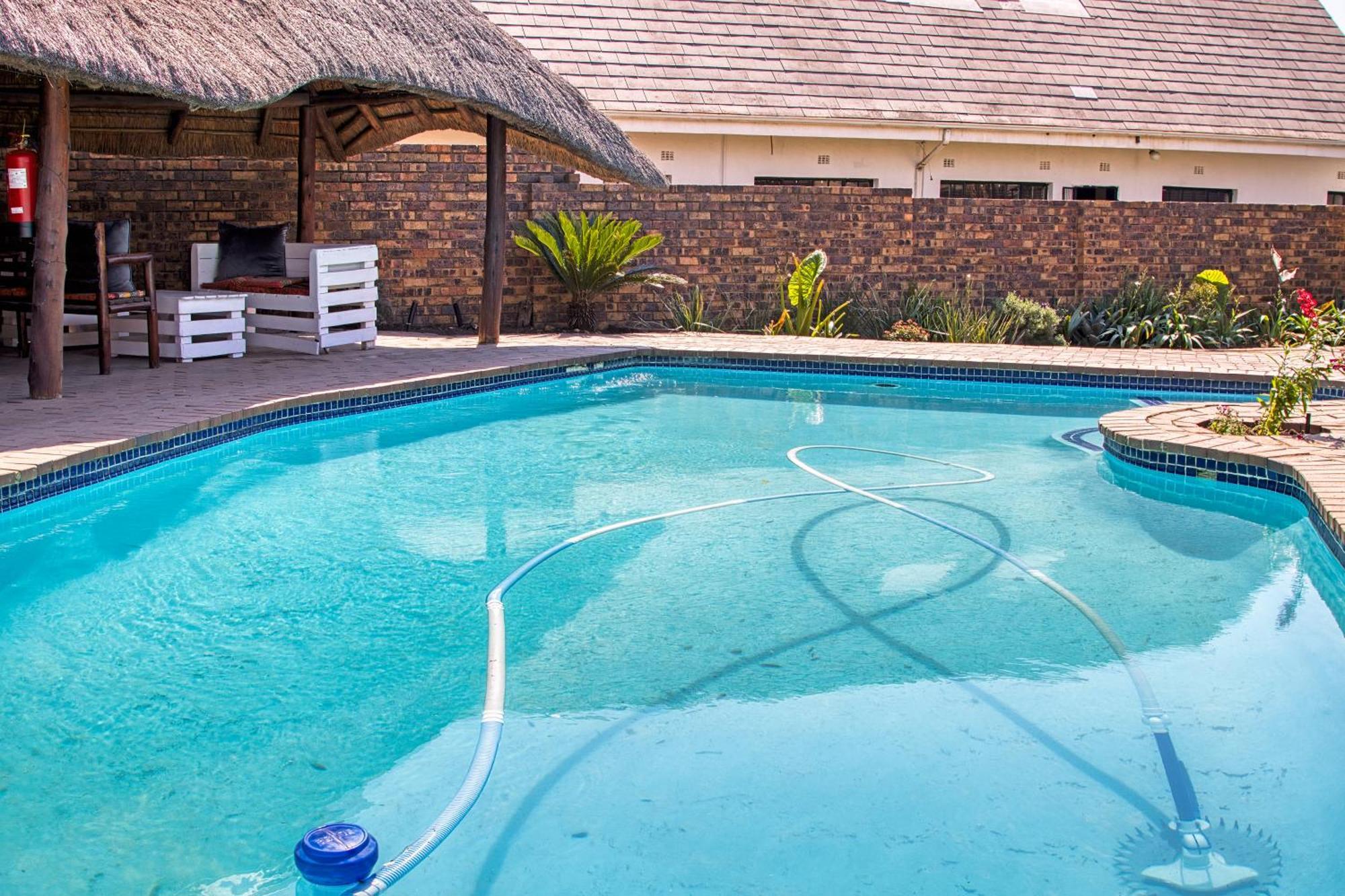 Woodpecker'S Inn Guest House Kempton Park Exterior foto