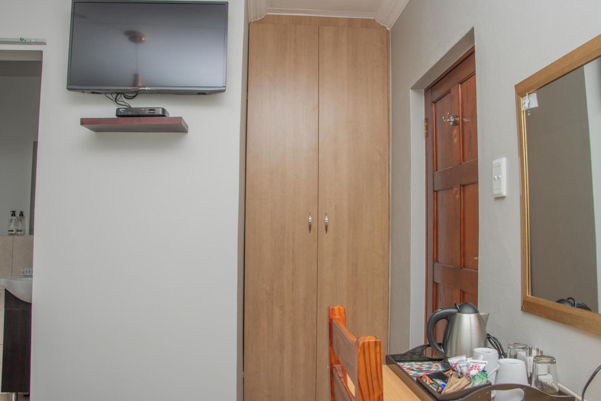Woodpecker'S Inn Guest House Kempton Park Exterior foto