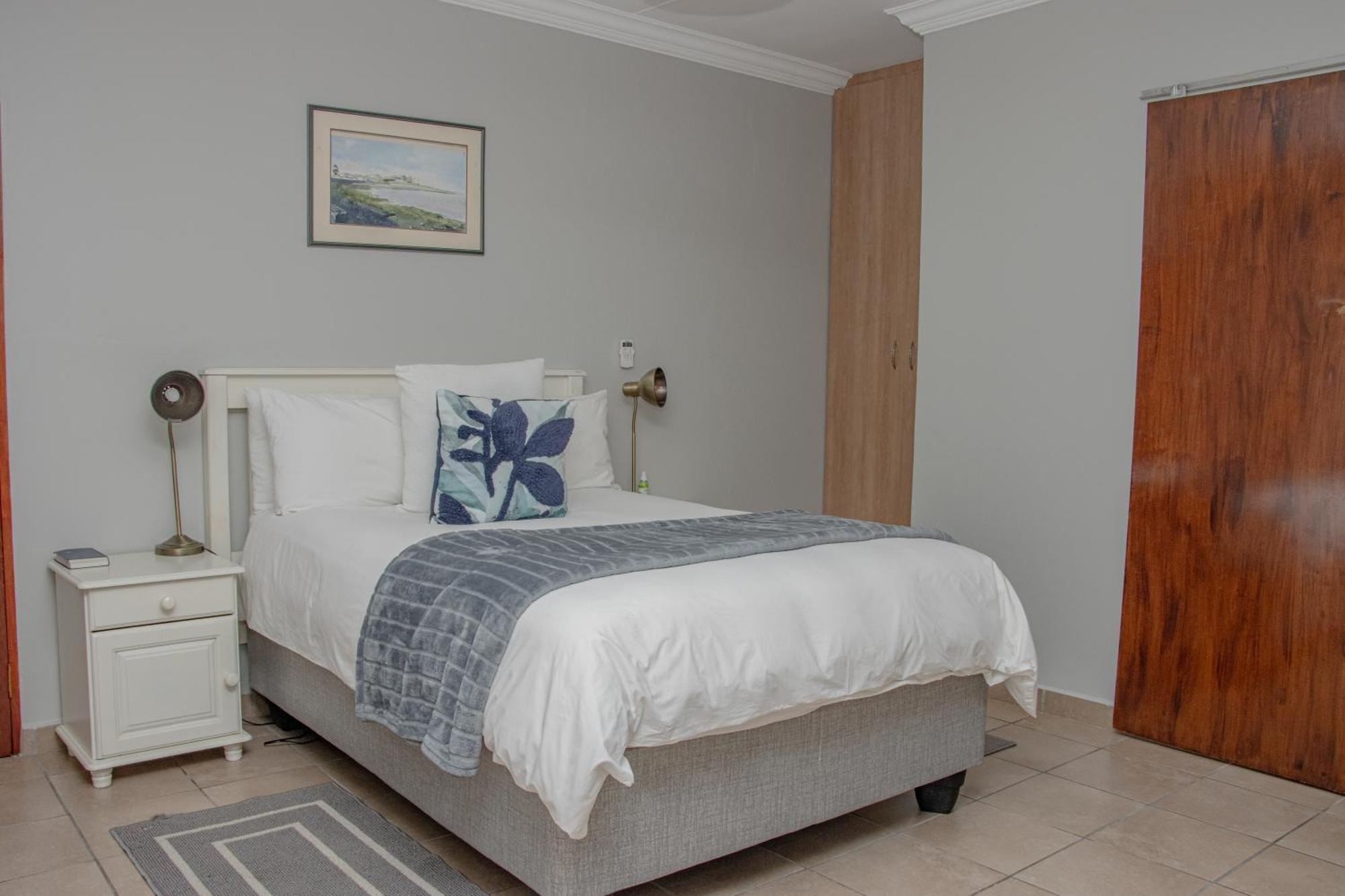 Woodpecker'S Inn Guest House Kempton Park Exterior foto
